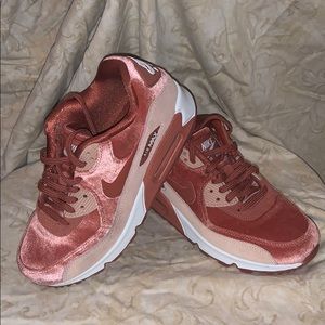 Nike women’s air max 90 LX